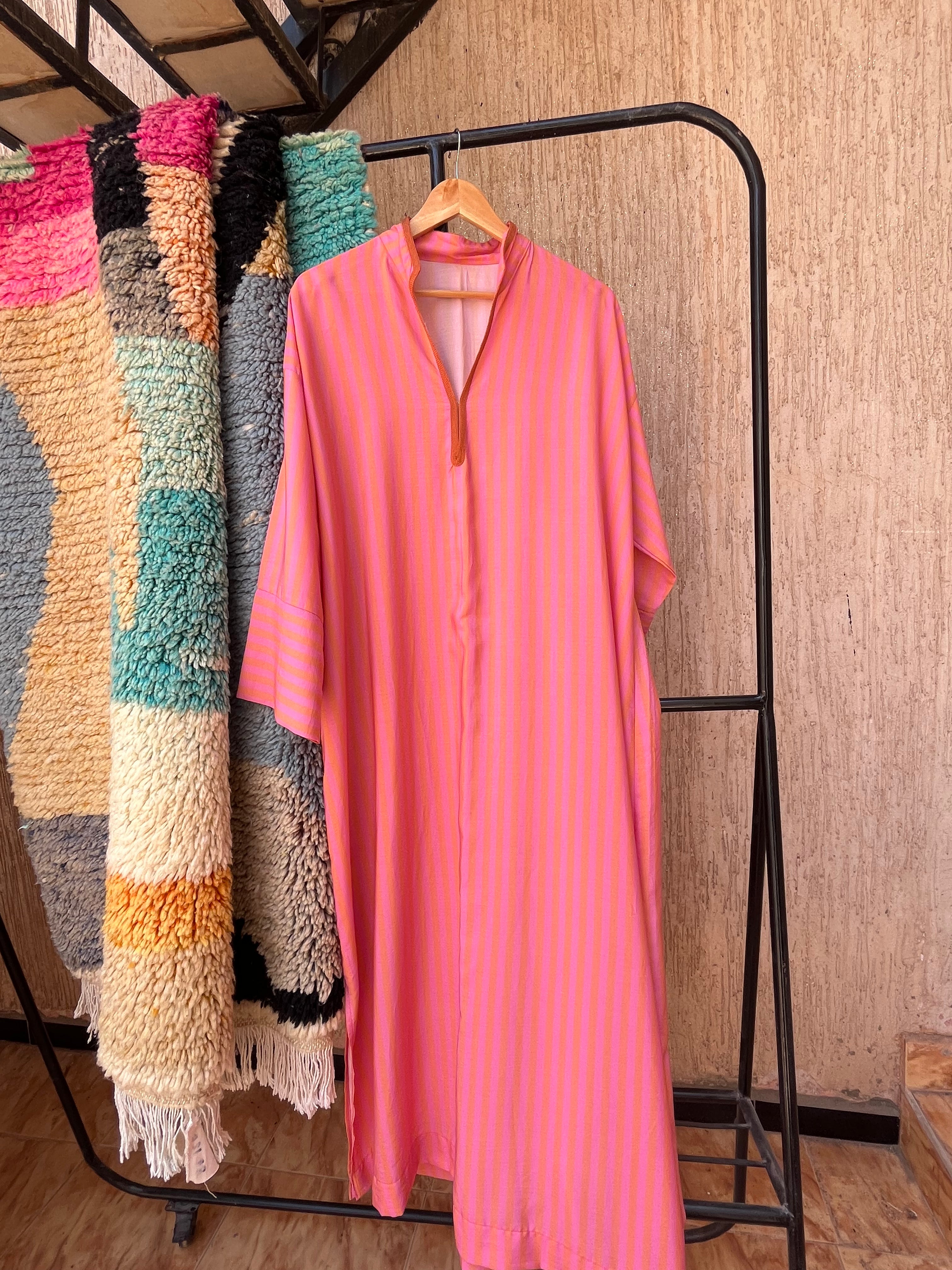 Pink & Coral Striped Moroccan Kmiss | One Size